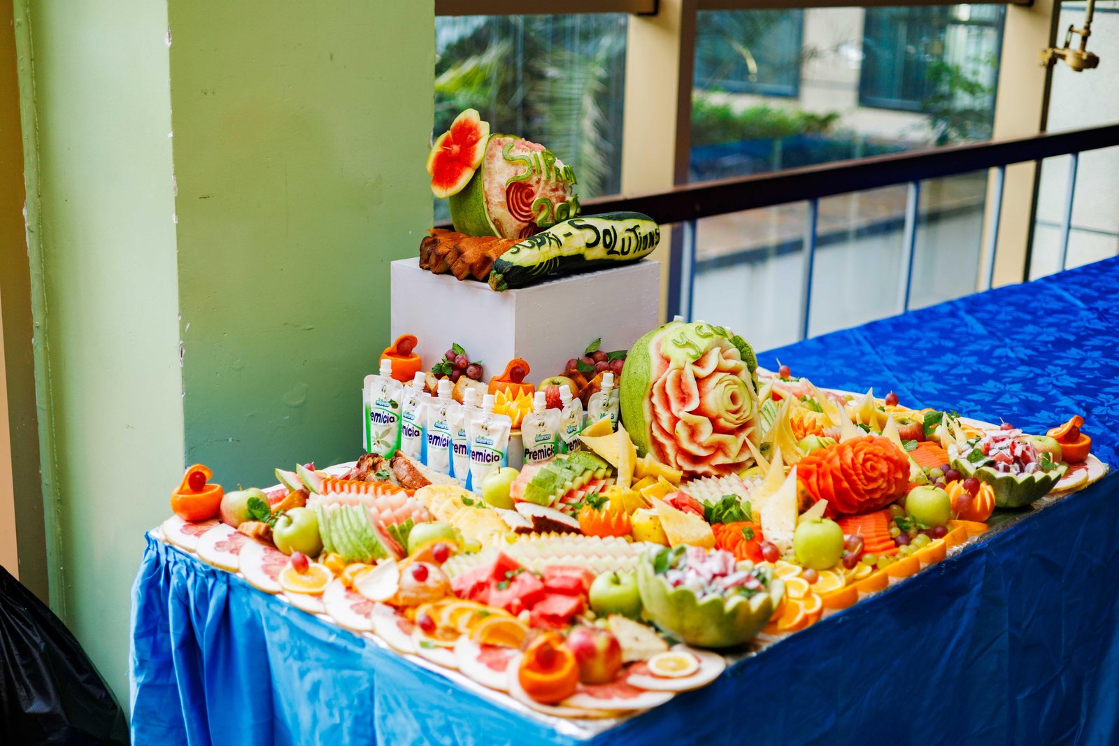 Entrées, Fruits et Amuse-Bouches : Sublimez Vos Événements avec ADRI SOLUTIONS